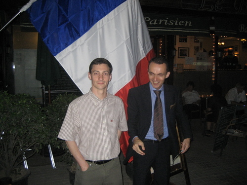 Soirée élections du deuxième tour : devant le Bistrot Parisien