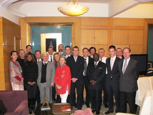 Invités, sympathisants et militants au restaurant Lubolang