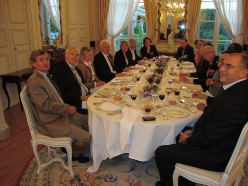 Une partie de la trentaine de membres du RFE