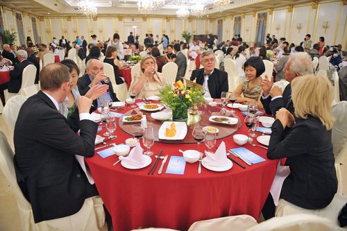 300 convives de 50 nationalités