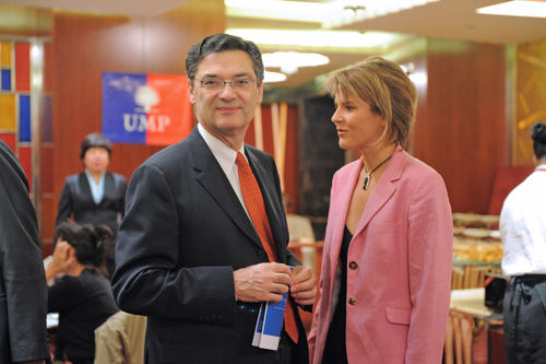 Patrick Devedjian et son conseiller.