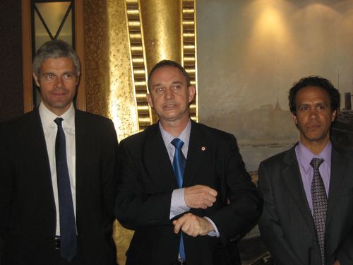 Un petit discours introductif.